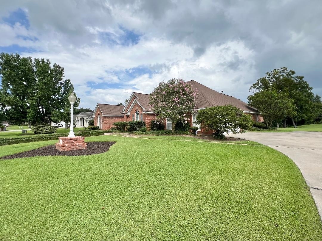 Property Photo: 303 Waterwood Dr TX 77630