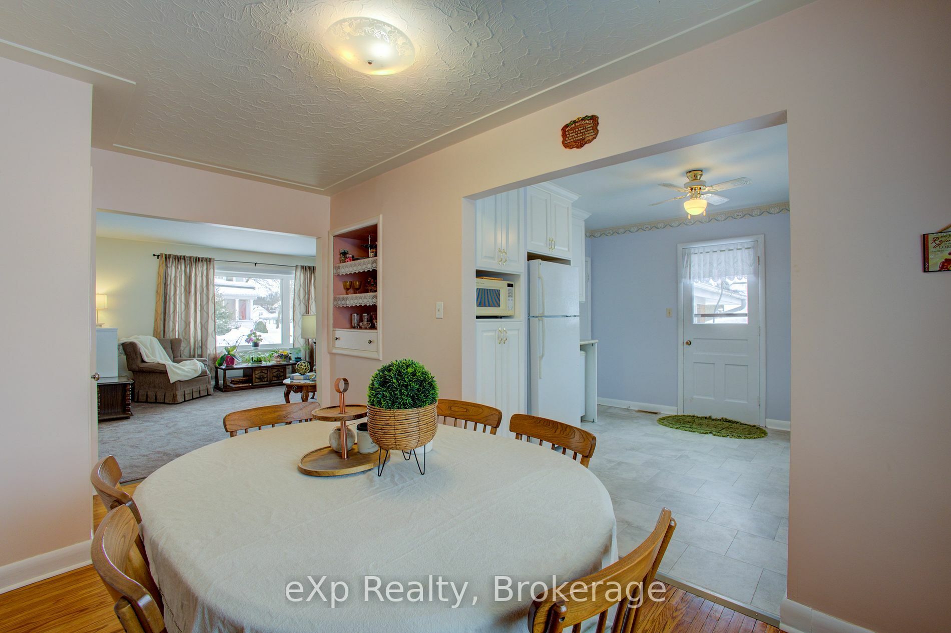 Property Photo:  318 Leopold St  ON N0G 2W0 