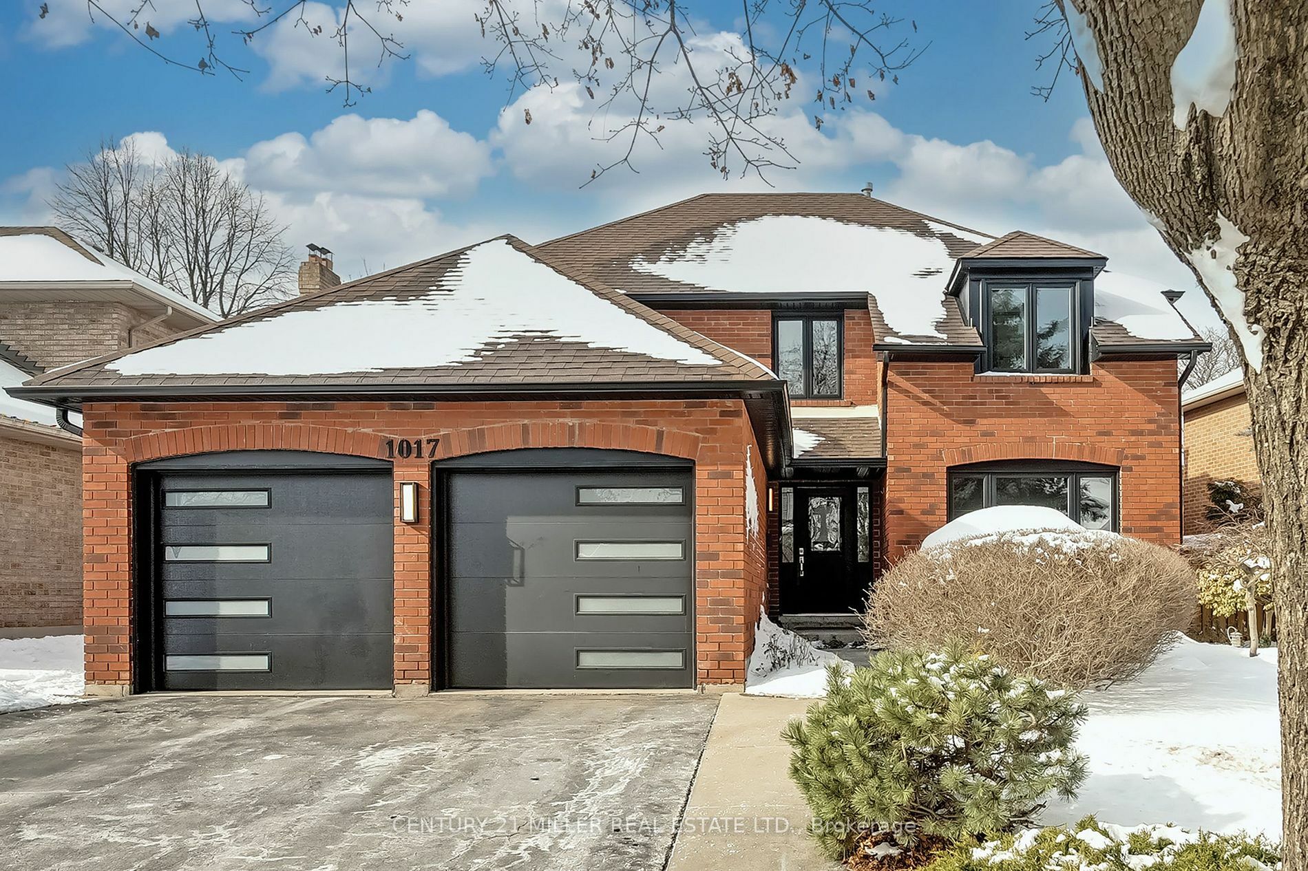 1017 Oak Meadow Rd  Oakville ON L6M 1J6 photo