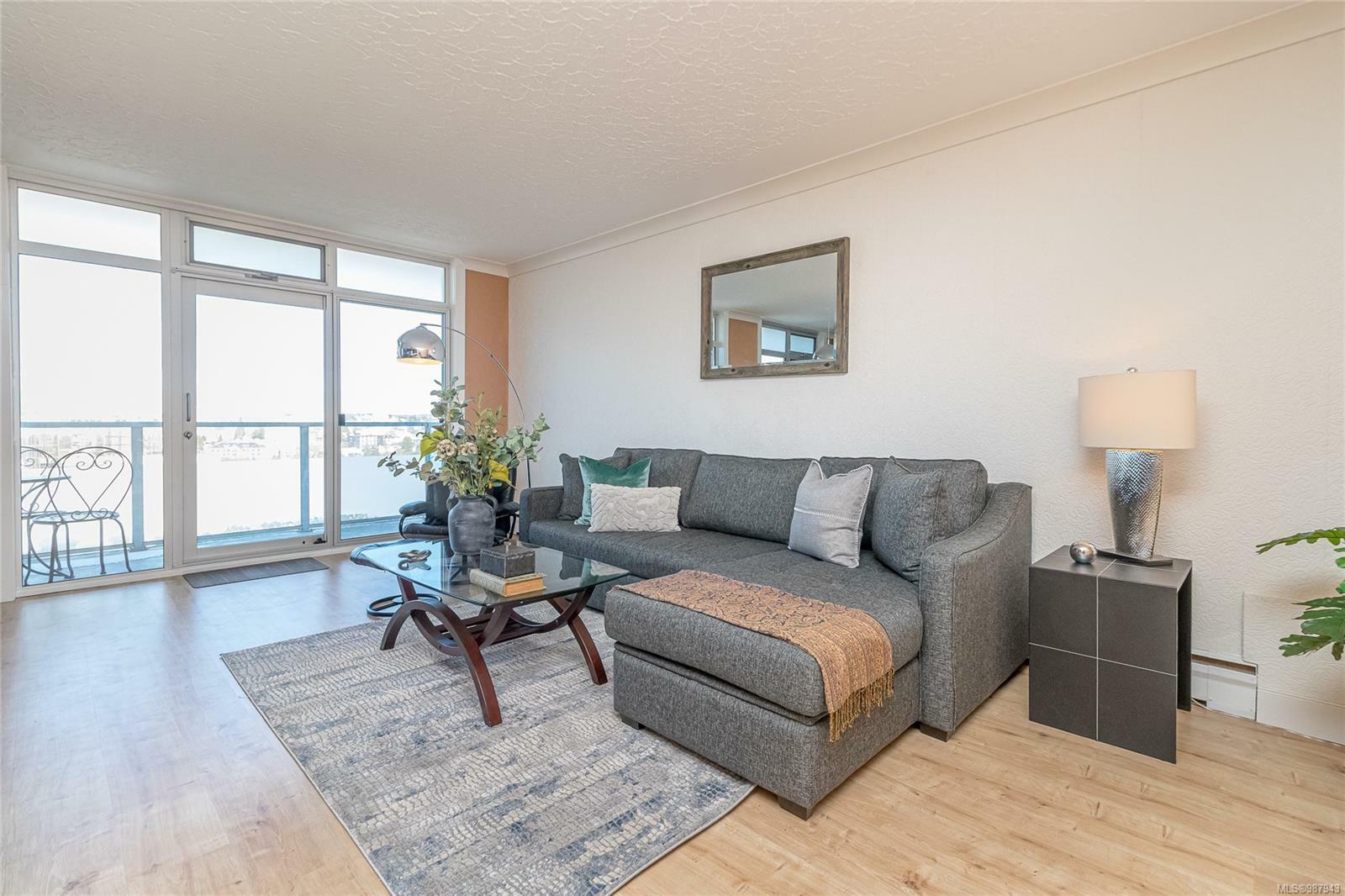 Property Photo: 250 Douglas St 1201 BC V8V 2P4