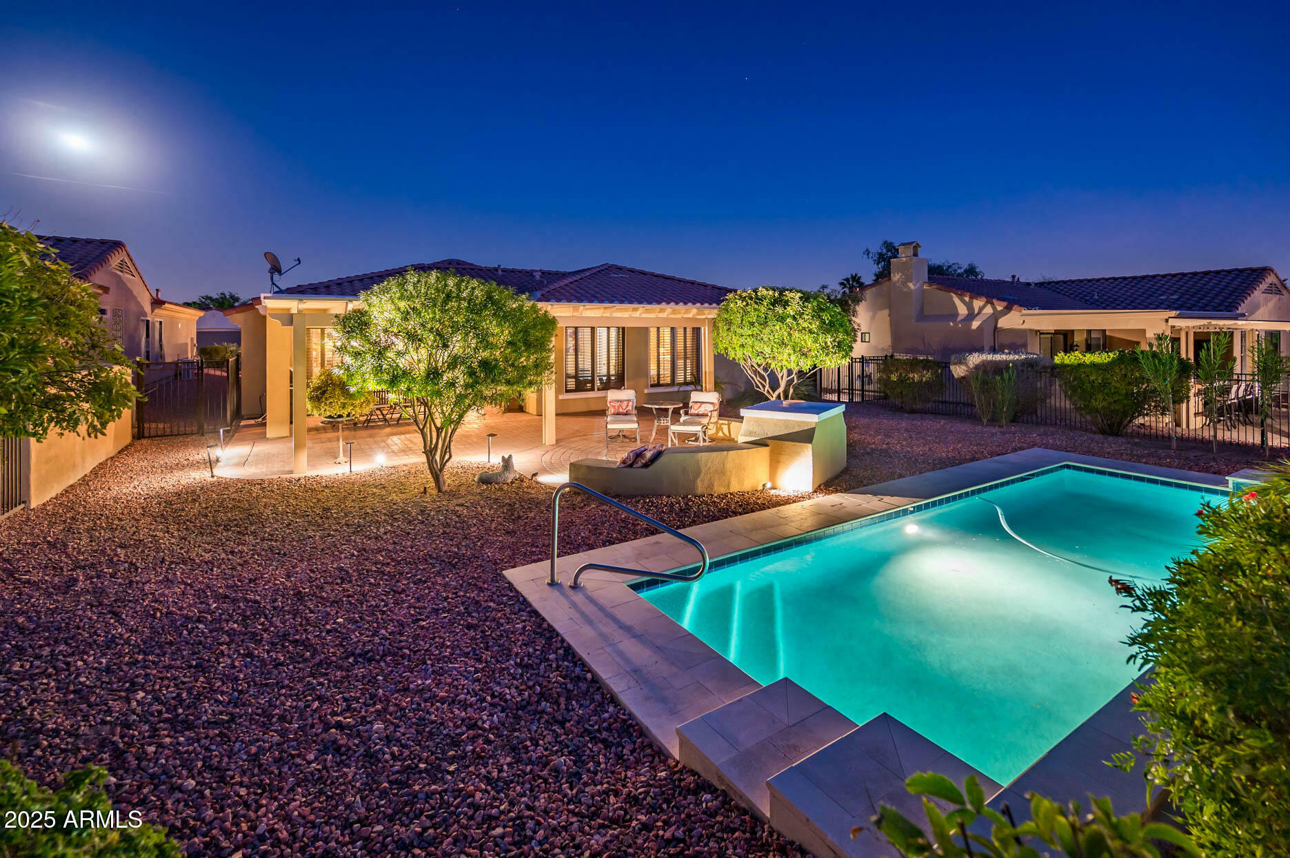 Property Photo: 23236 N Caleta Court AZ 85375