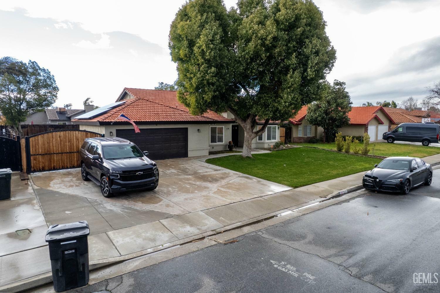209 Manzanillo Drive  Bakersfield CA 93314 photo