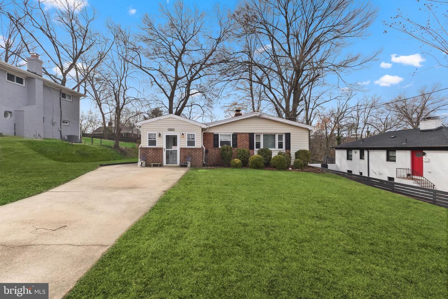 Property Photo:  2811 James Drive  VA 22303 