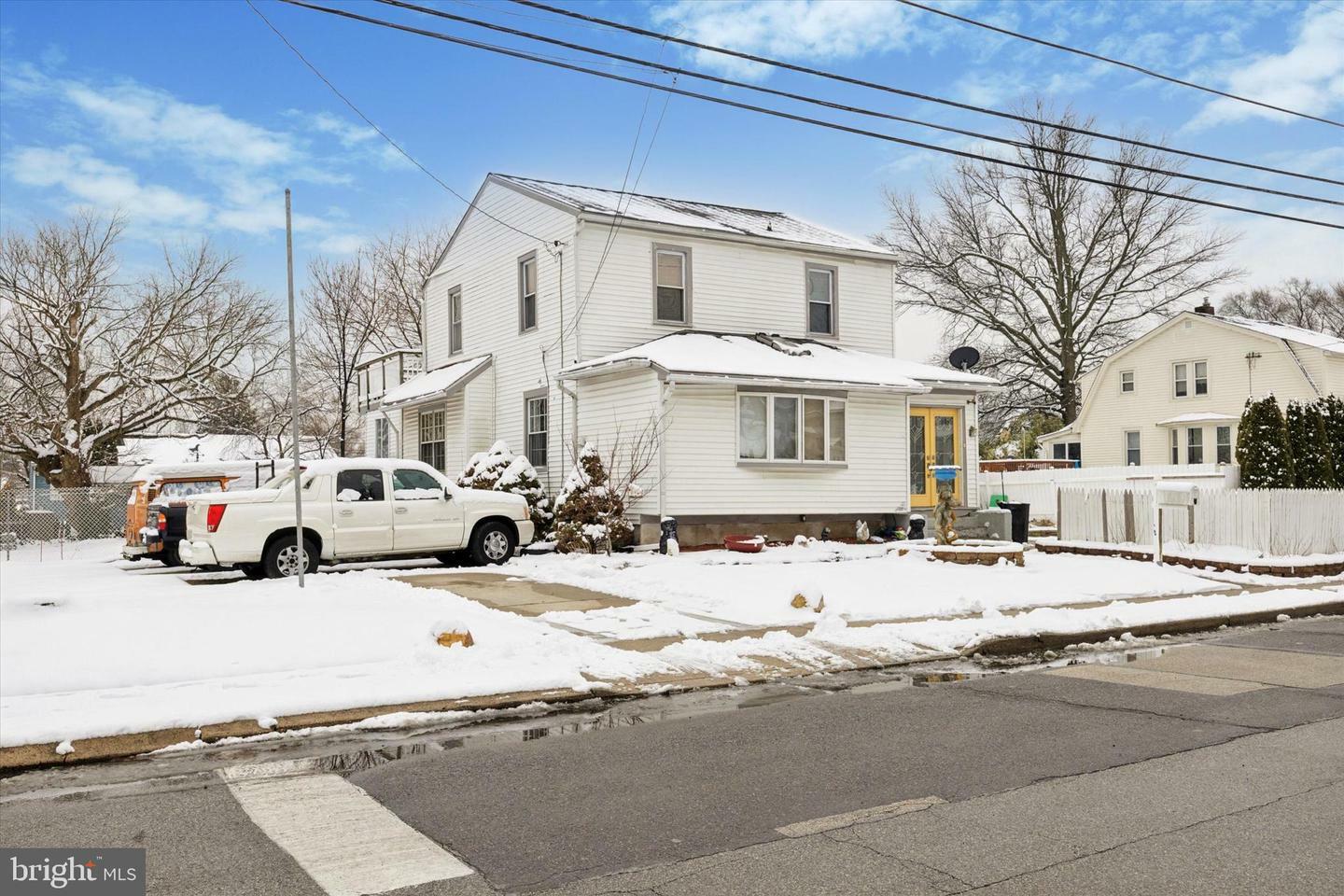 Property Photo:  37 N Ridgeway Avenue  PA 19036 