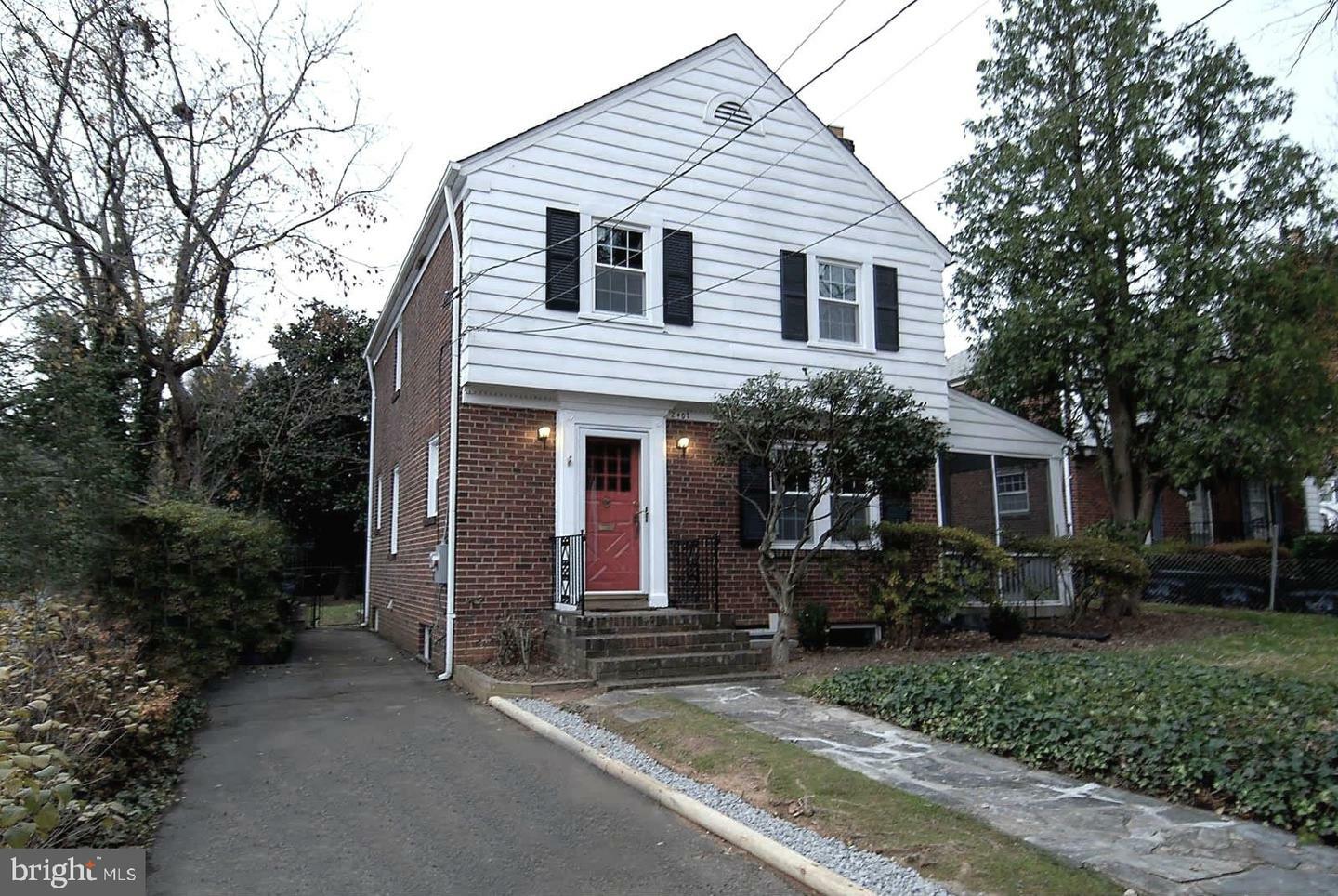 2407 Columbus Street N  Arlington VA 22207 photo