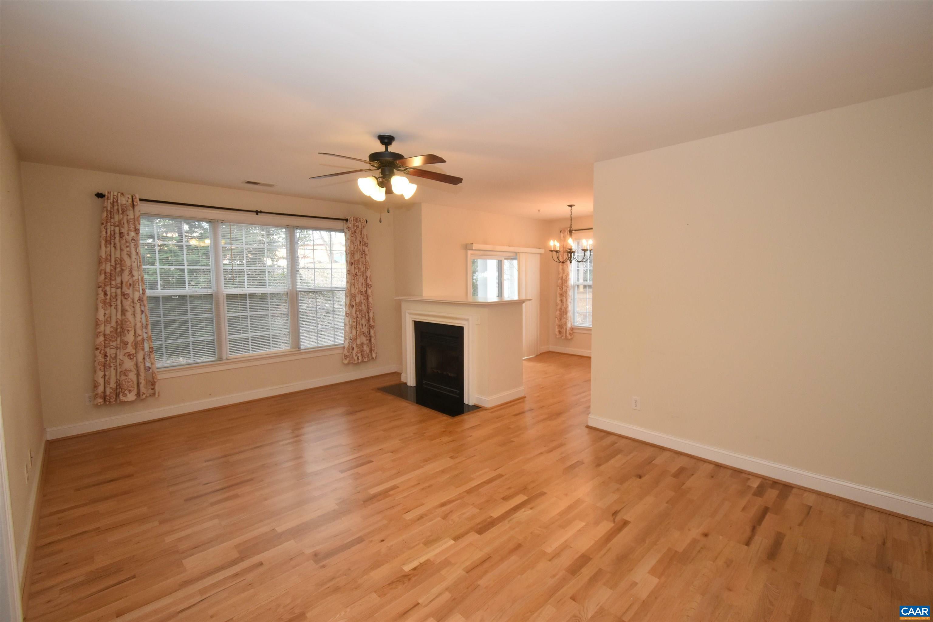 Property Photo:  1052 Glenwood Station Ln 104  VA 22901 