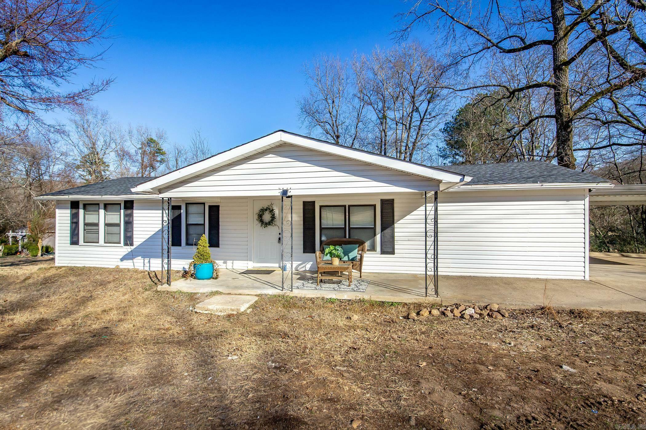 Property Photo:  8511 Ferndale Cutoff Road  AR 72223-9301 