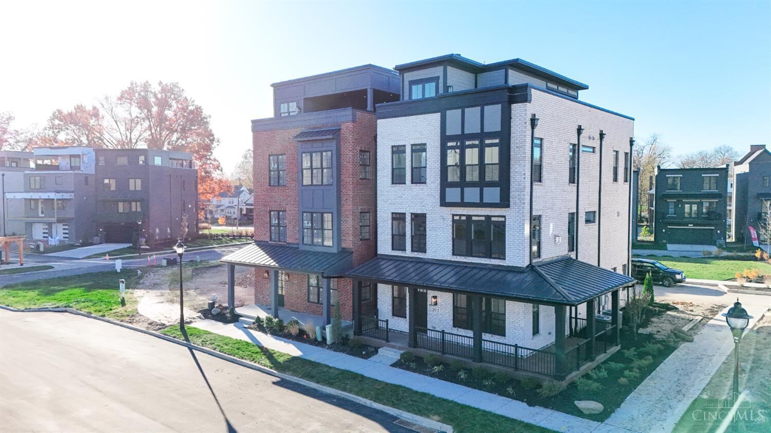 Property Photo:  2913 Three Oaks Lane  OH 45209 