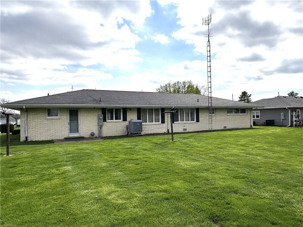 Property Photo: 108 W Samuel Street IL 62510