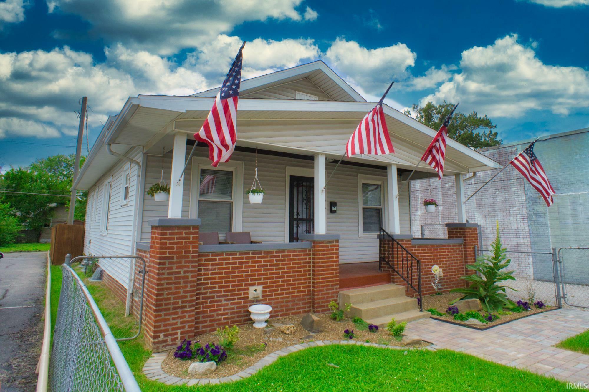 Property Photo:  1617 S Kentucky Avenue  IN 47714 