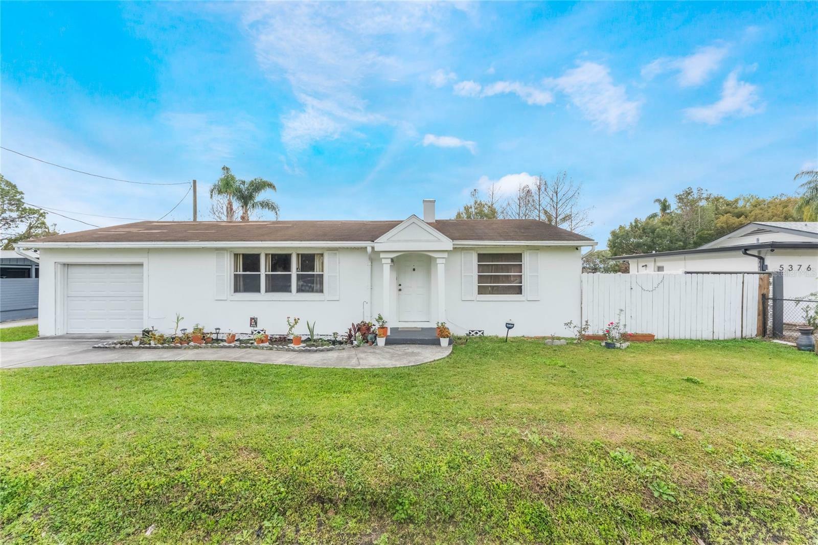 Property Photo:  5380 Barton Drive  FL 32807 