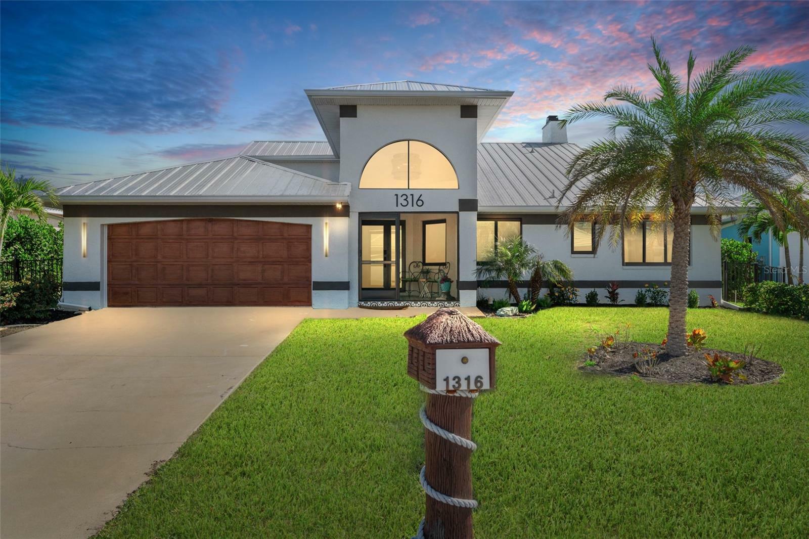 Property Photo:  1316 Monte Carlo Court  FL 33950 