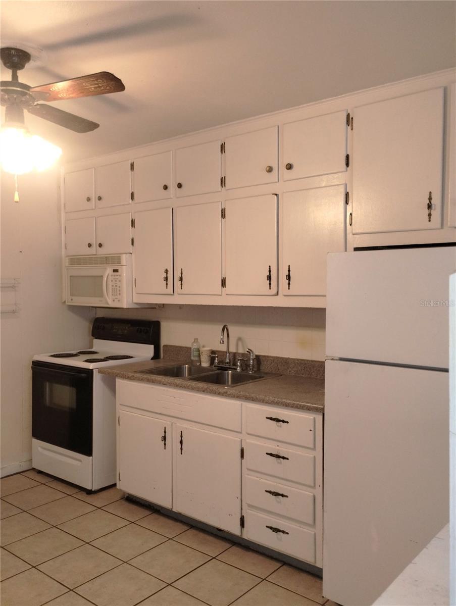 Property Photo:  820 28th Street NW  FL 33881 