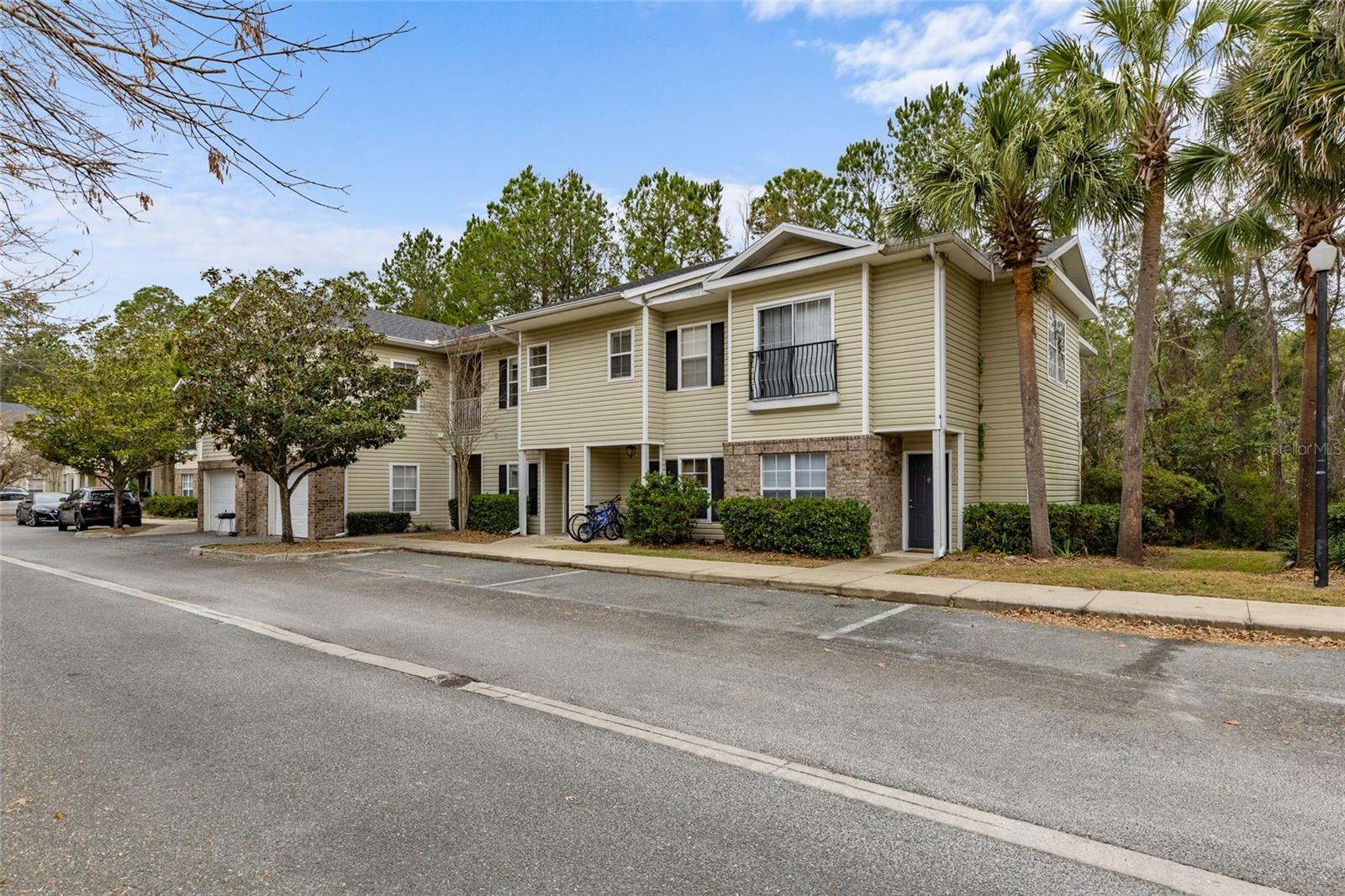 Property Photo: 5008 NW 44th Lane 106 FL 32606