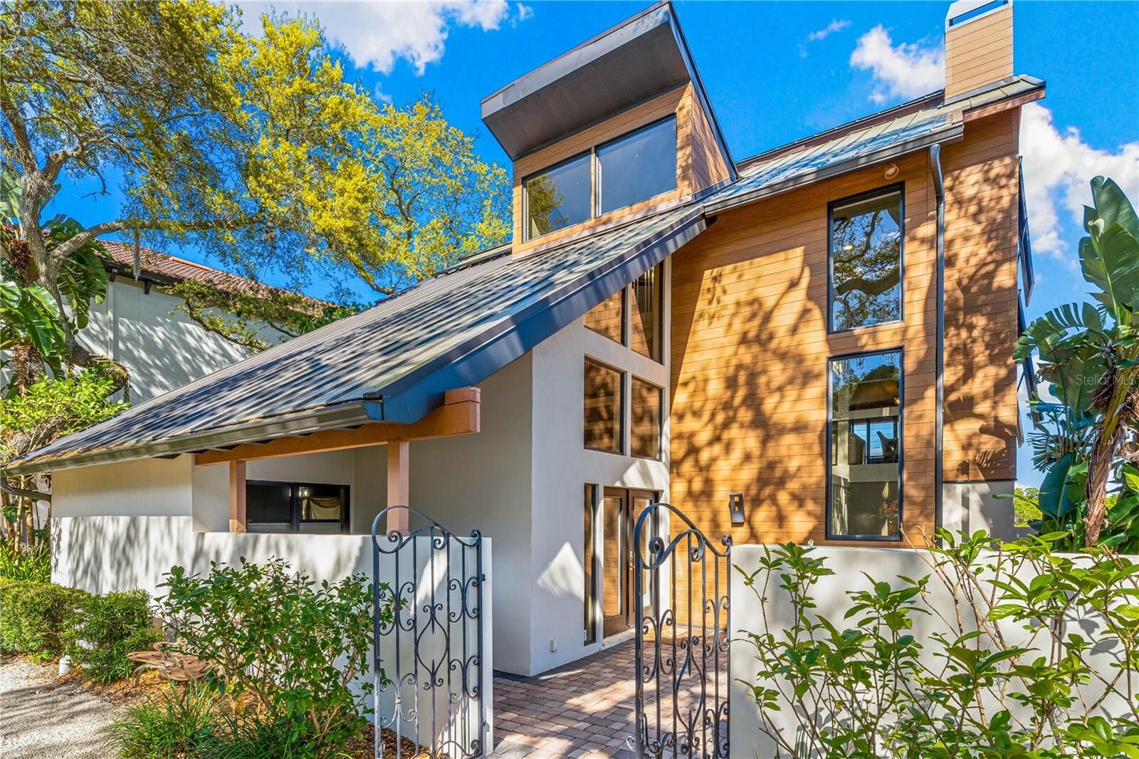 Property Photo: 5236 Siesta Cove Drive FL 34242