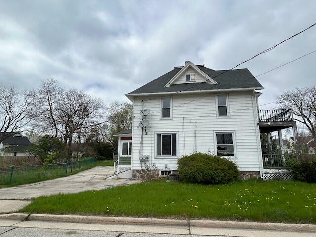 Property Photo: 301 Pleasant St 303 WI 53149