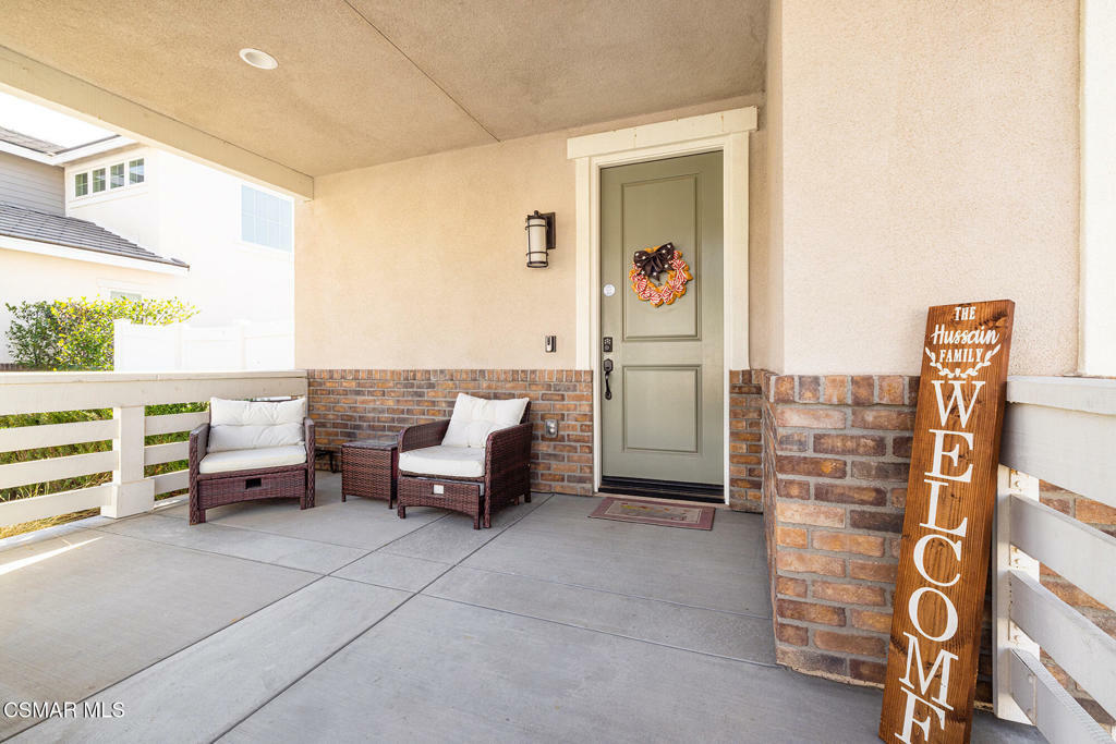 Property Photo:  264 Orchid Street  CA 93015 