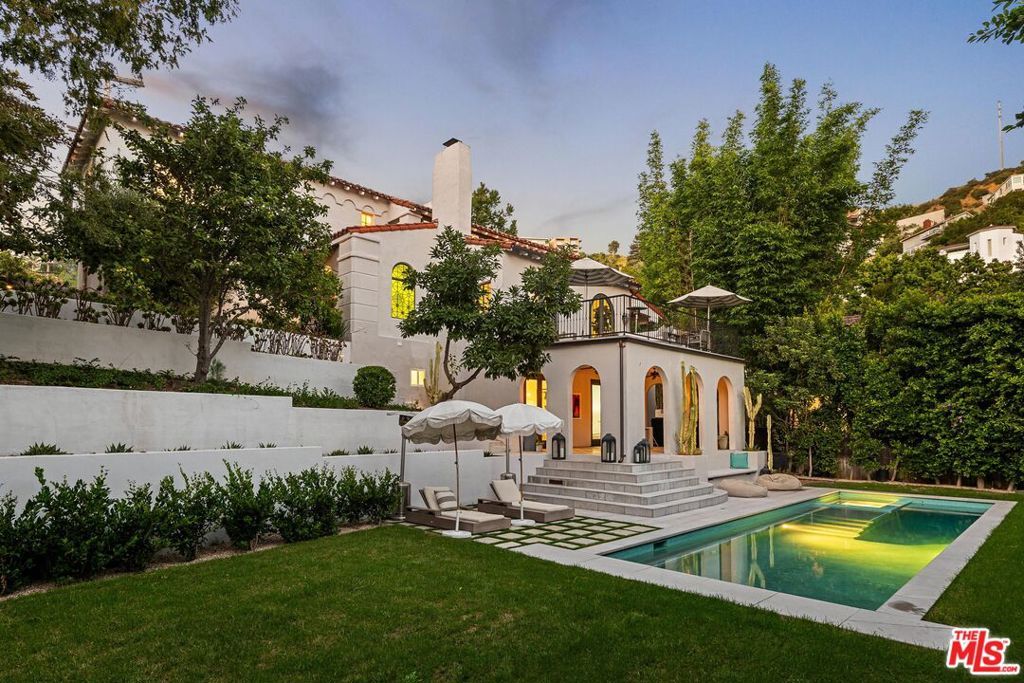 Property Photo:  1512 Sunset Plaza Drive  CA 90069 