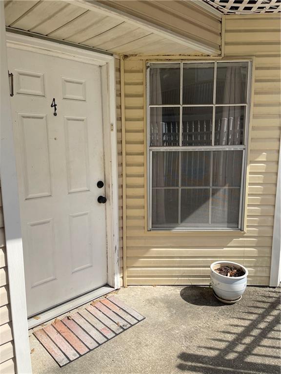 Property Photo:  901 Joe Yenni Boulevard B4  LA 70065 
