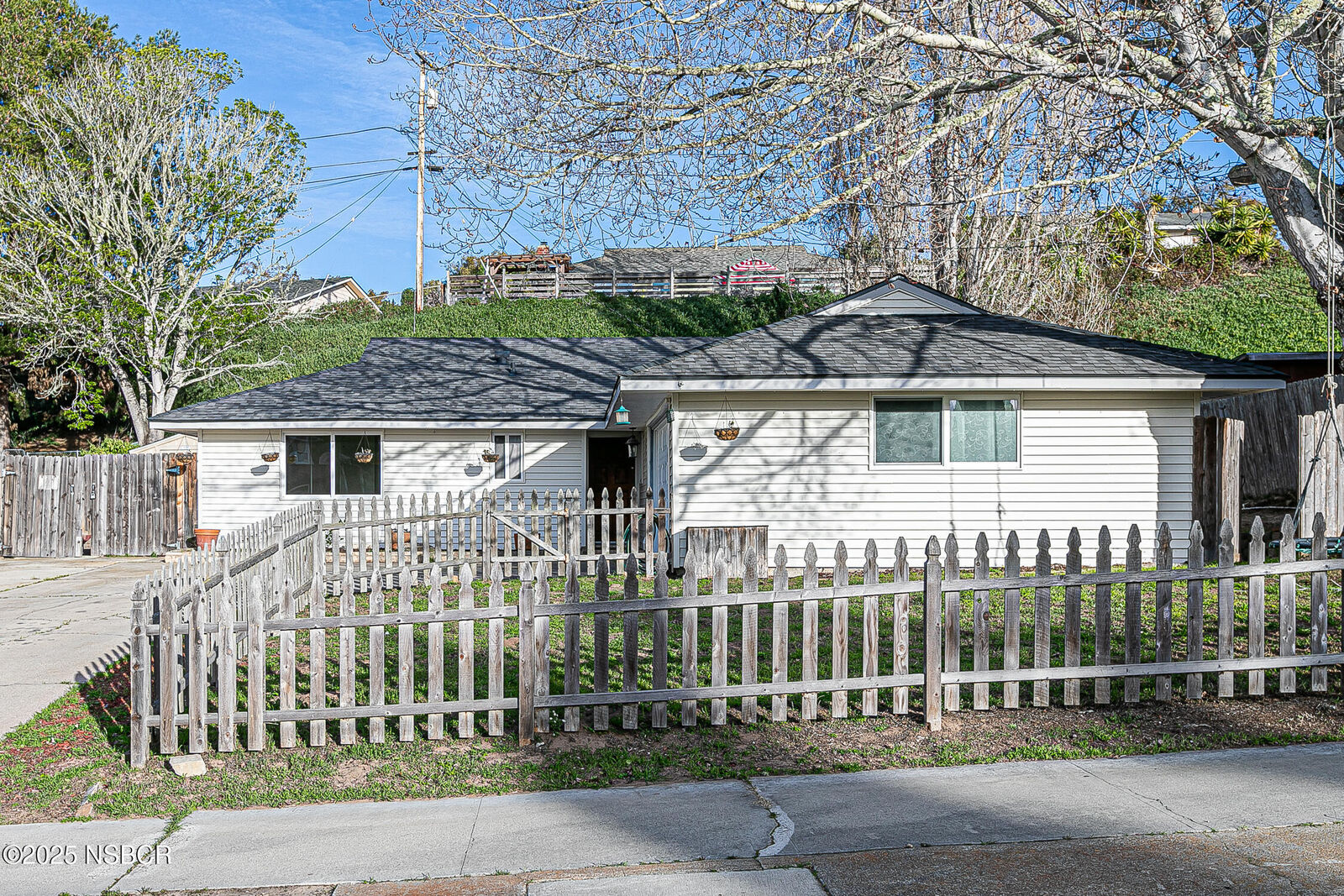 Property Photo: 533 Sunbeam Road CA 93436