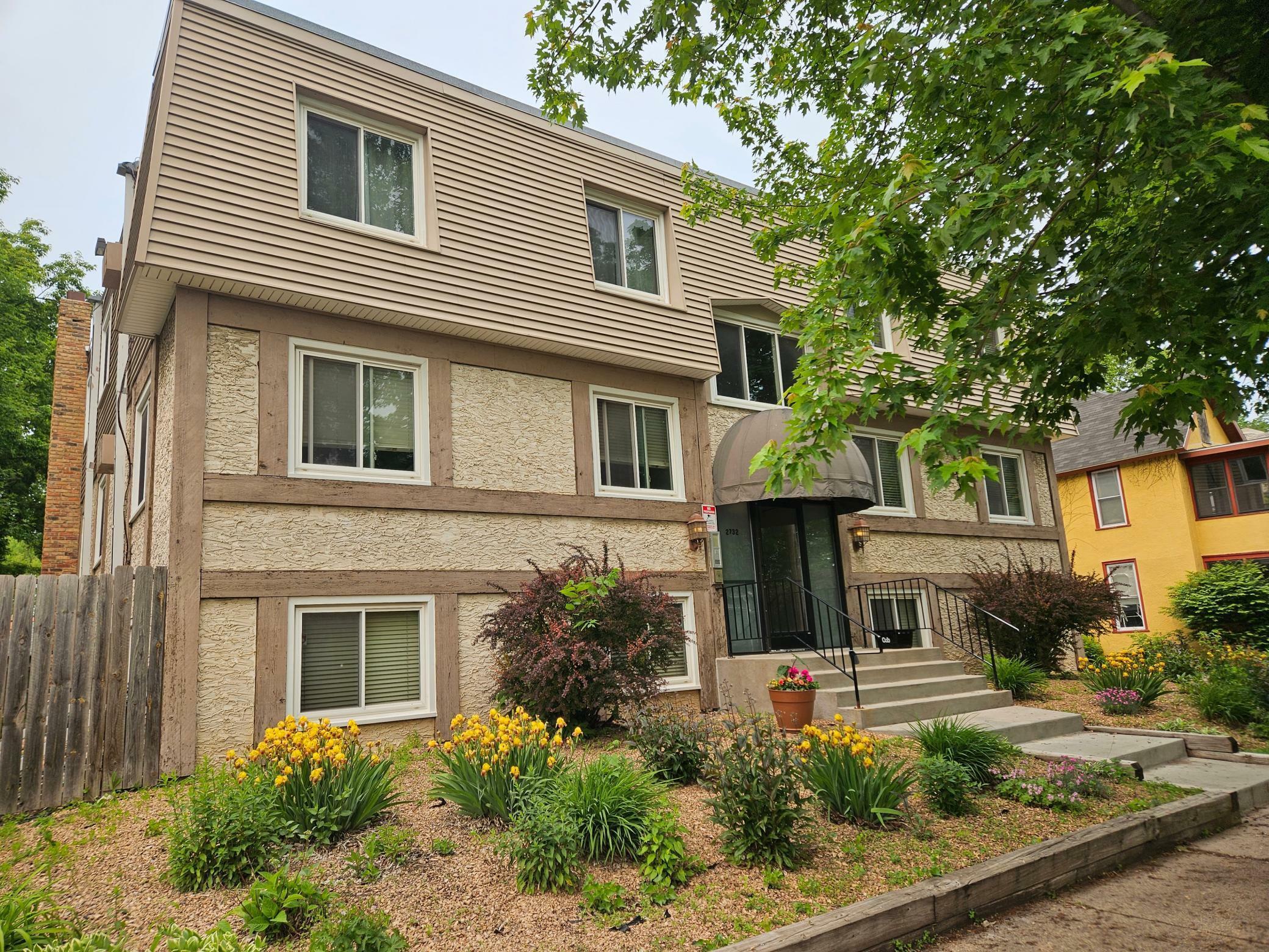 Property Photo: 2732 Grand Avenue S 4 MN 55408