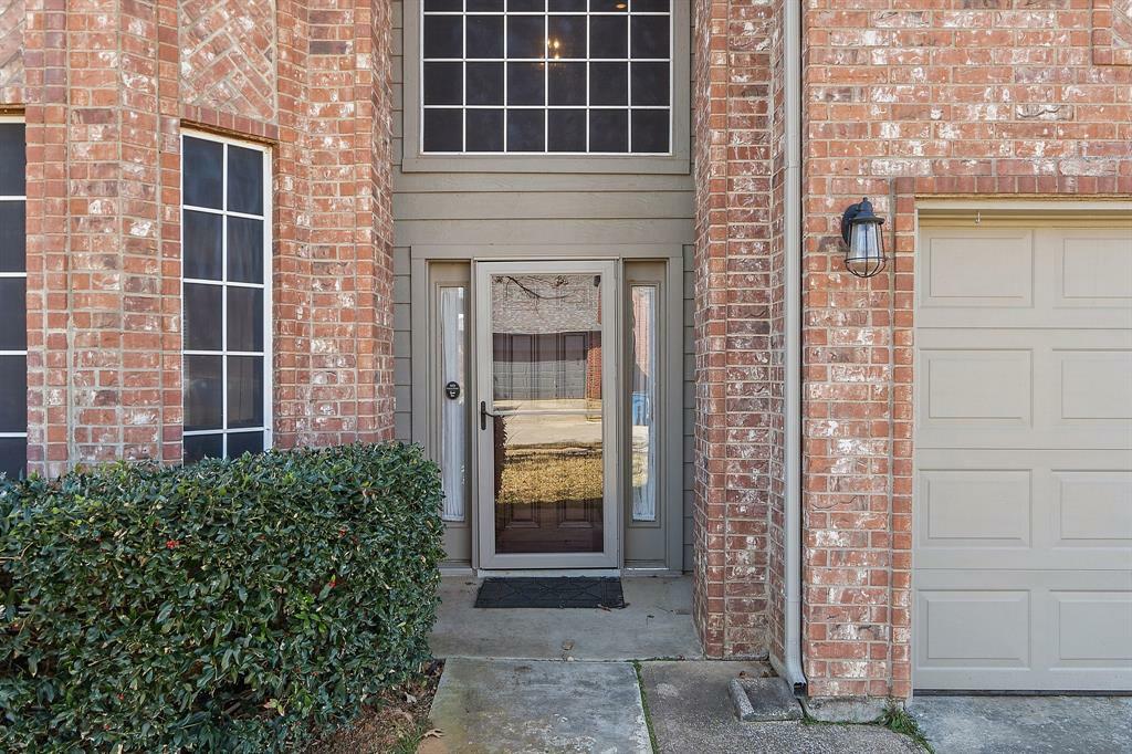 Property Photo:  902 Vista Oaks Court  TX 75065 