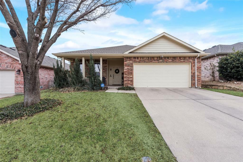 Property Photo: 729 Western Star Drive TX 76179