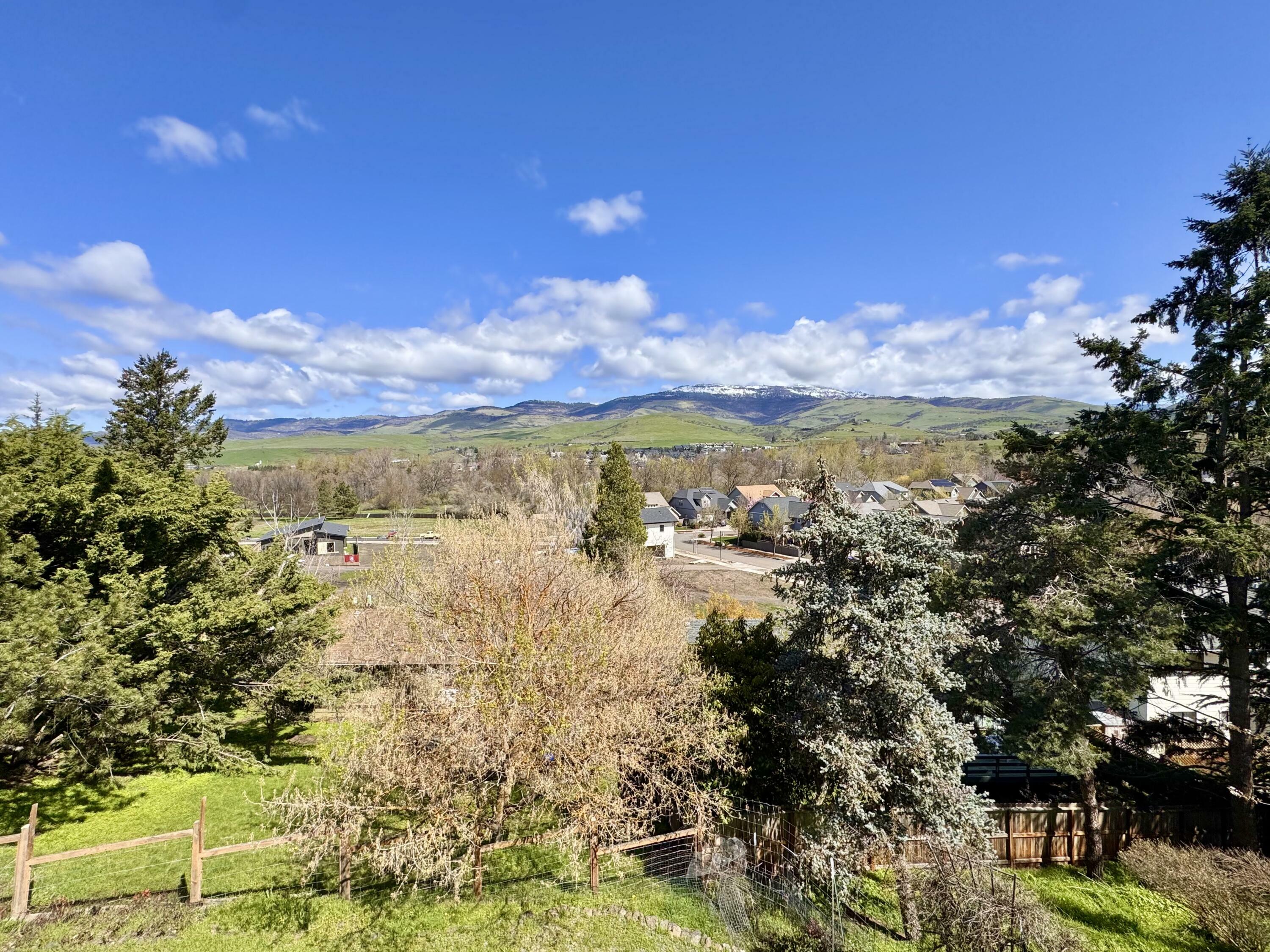 Property Photo: 361 Patterson Street OR 97520