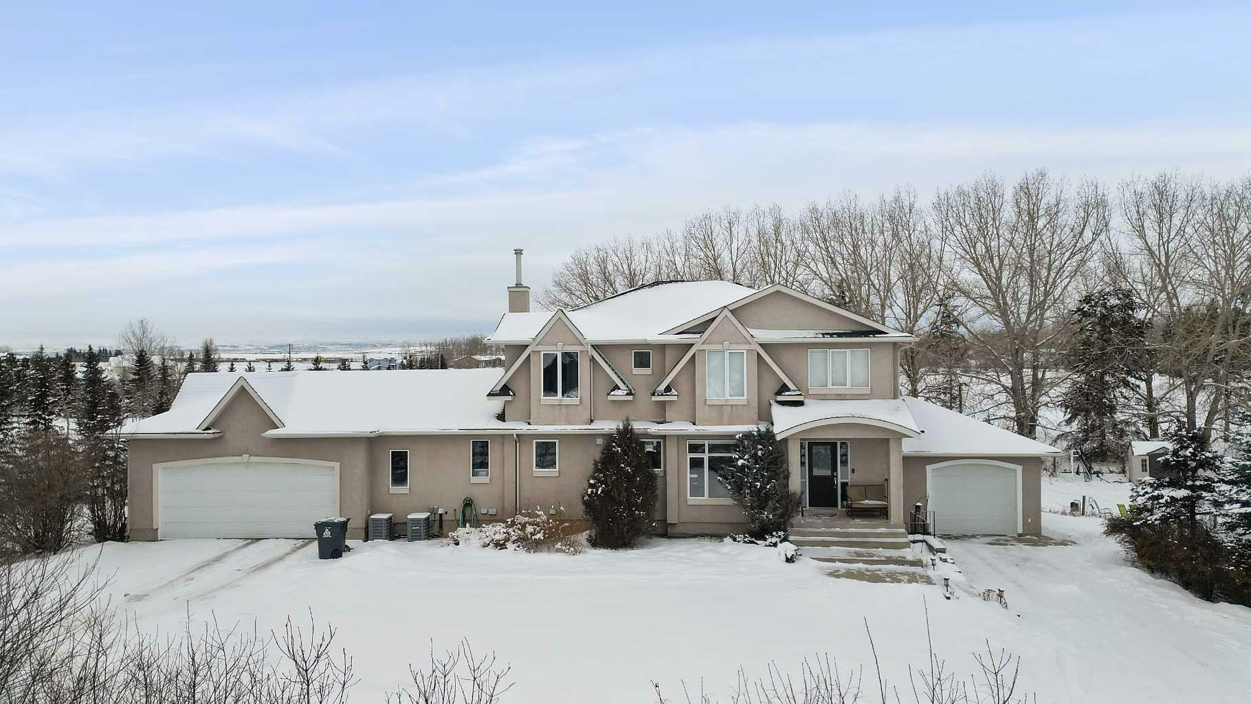 Property Photo:  292160 Township Road 262A  AB T4A 0N2 