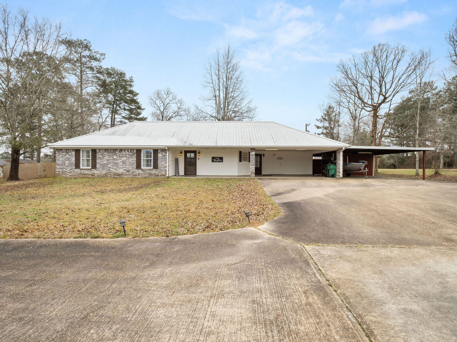 Property Photo: 5195 West St LA 71403