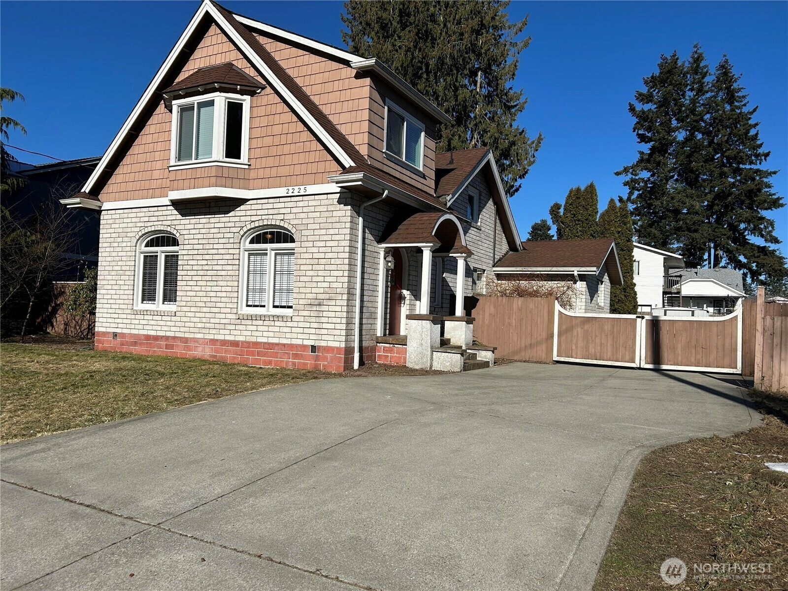 Property Photo:  2225  Jackson Avenue  WA 98203 