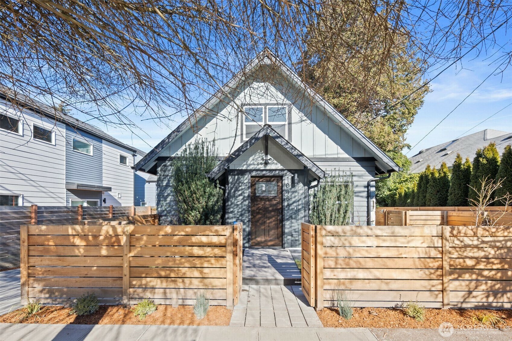 Property Photo: 1048 S Donovan Street WA 98108