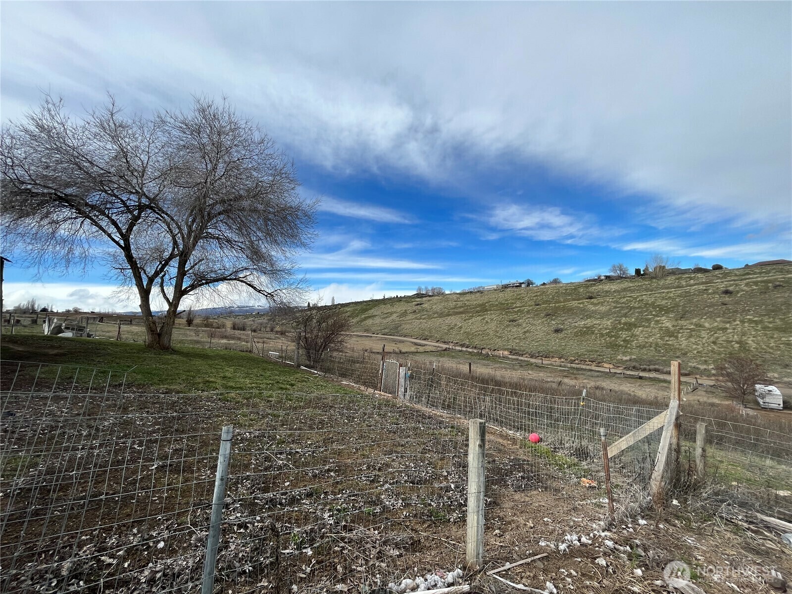 Property Photo: 510 W Canyon Road WA 98908