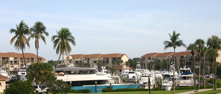 Property Photo: 901 Seafarer Circle 201 FL 33477