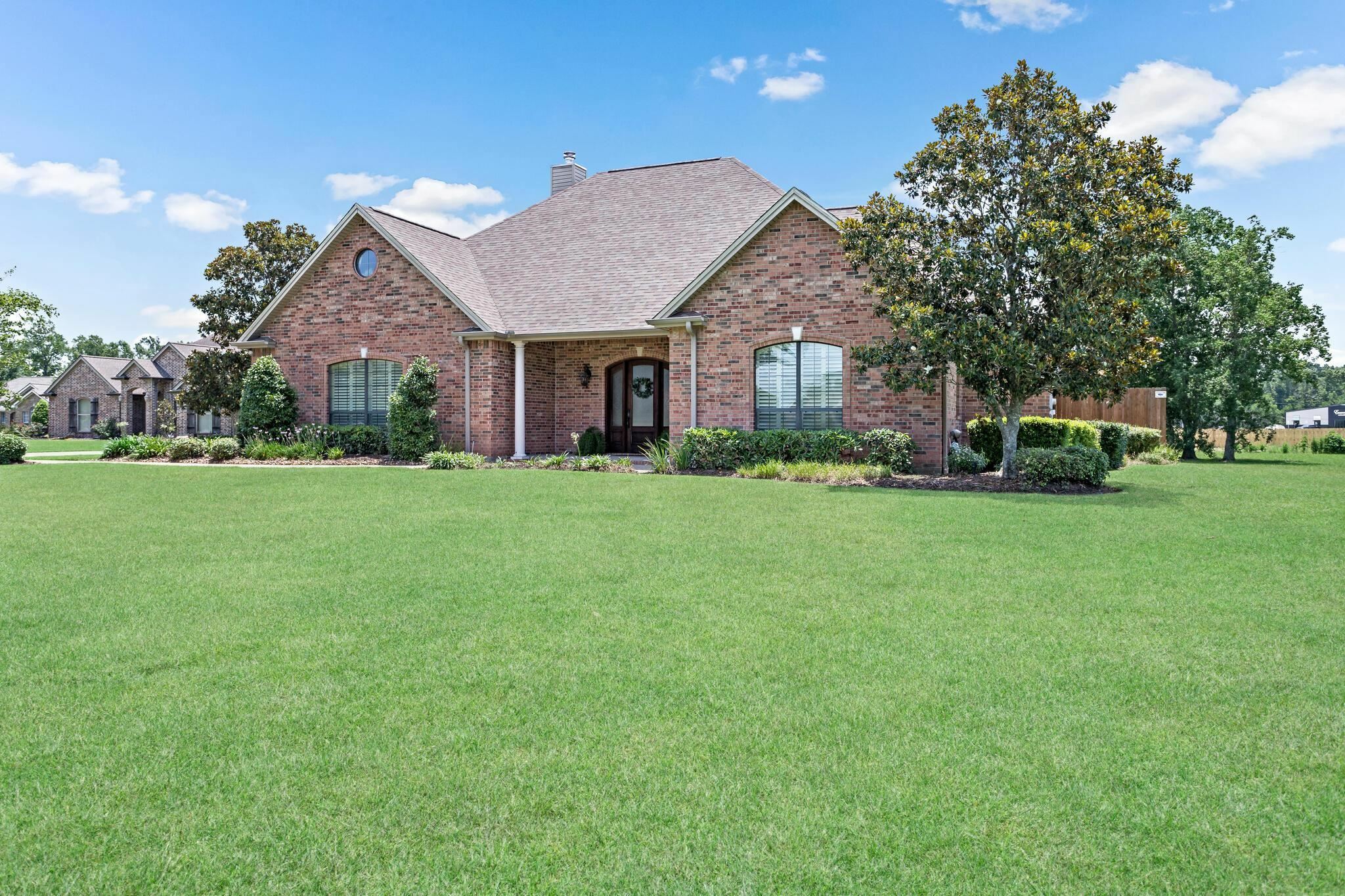 Property Photo: 8810 Taylor Circle TX 77630