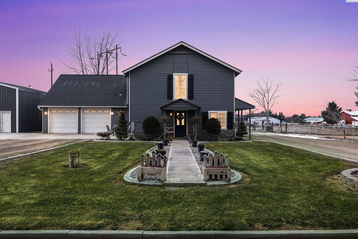 Property Photo:  90 White Dr.  WA 99323 