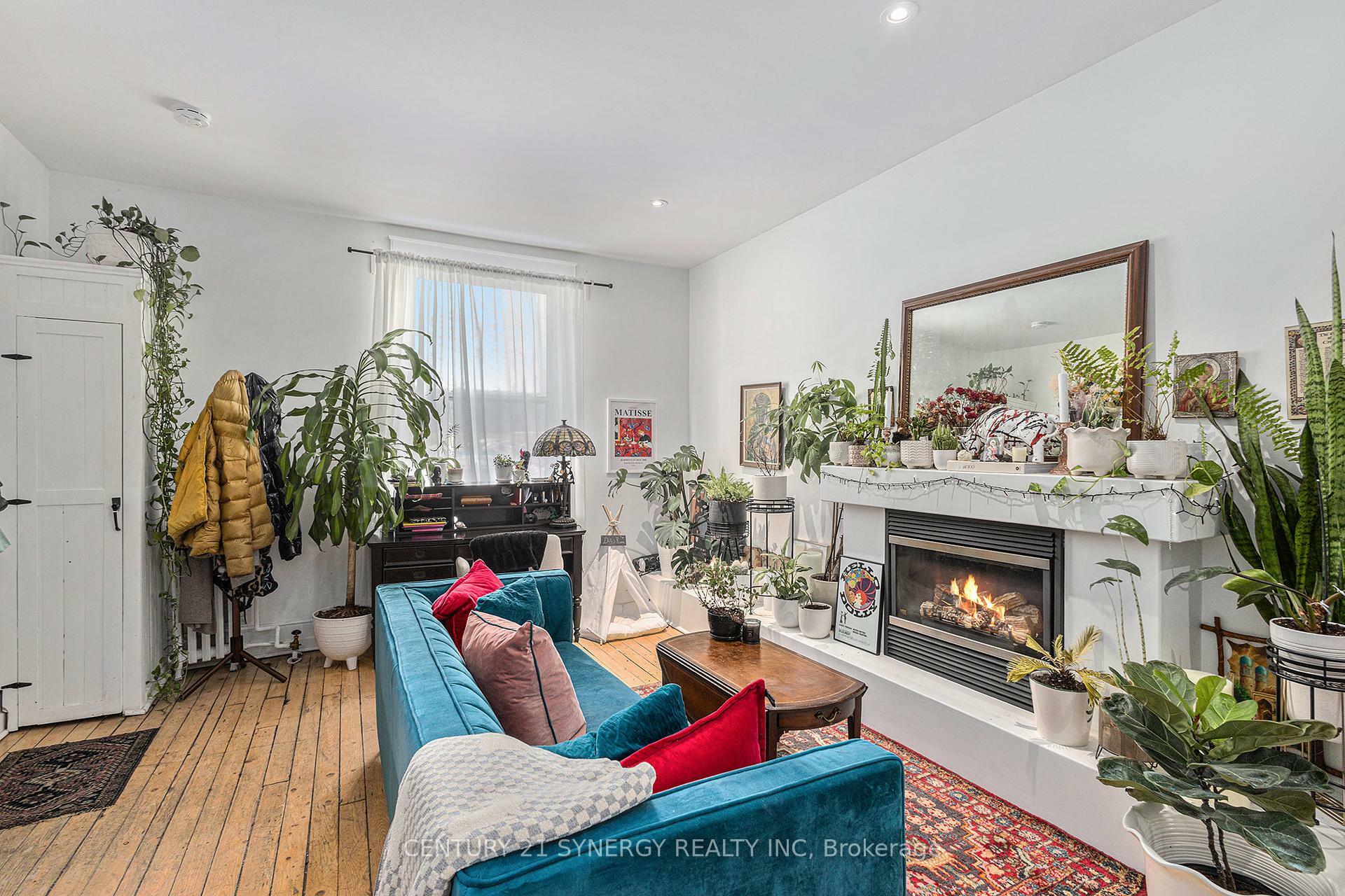 208 Clarence Street  Lower Town - Sandy Hill ON K1N 5R1 photo