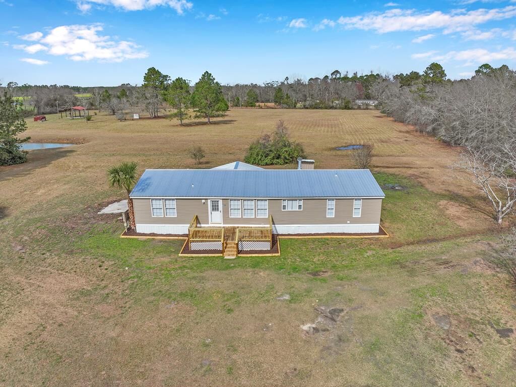Property Photo: 1599 Lovett Circle GA 31647