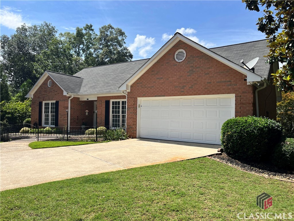 Property Photo: 165 Woodhaven Ridge GA 30606