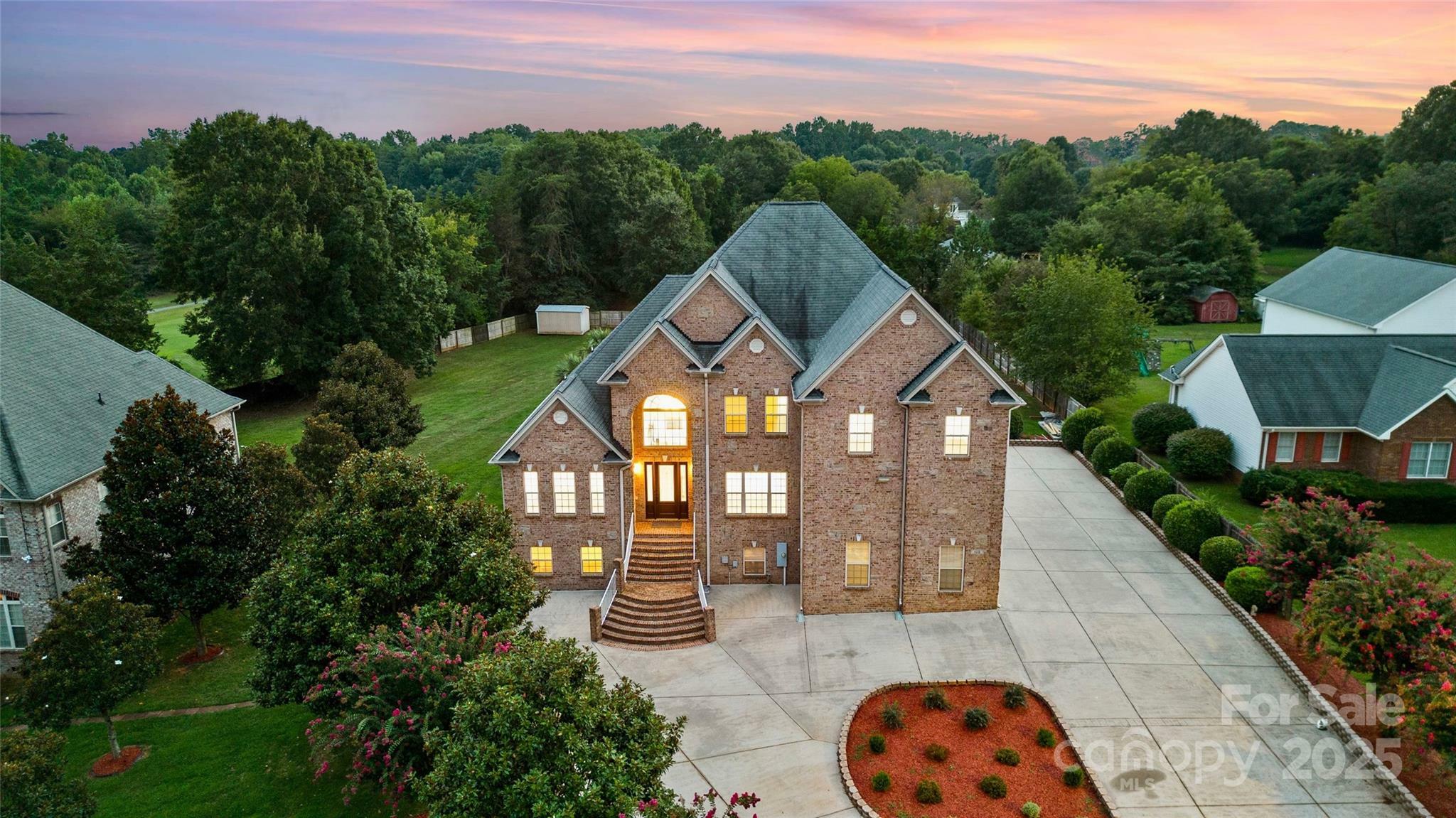 Property Photo: 109 Dabbling Duck Circle NC 28117