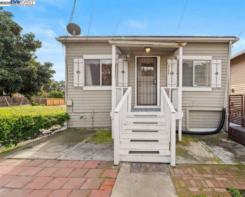 Property Photo: 37359 Mission Blvd CA 94536