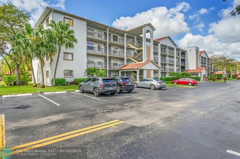 Property Photo:  1400 SW 124th Ter 409Q  FL 33027 