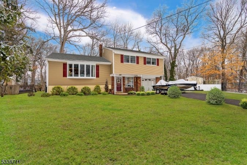 Property Photo: 1 Baldwin Ct NJ 07016