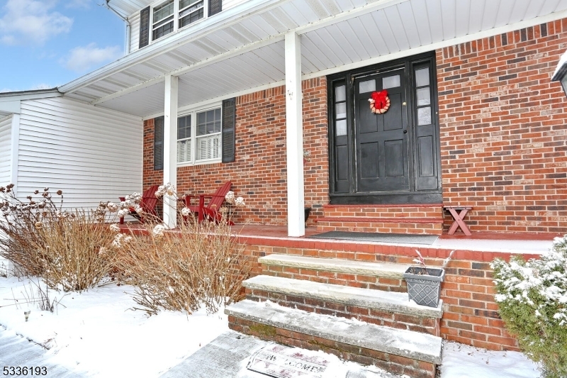 Property Photo:  4 Mc Atee Ln  NJ 07465 