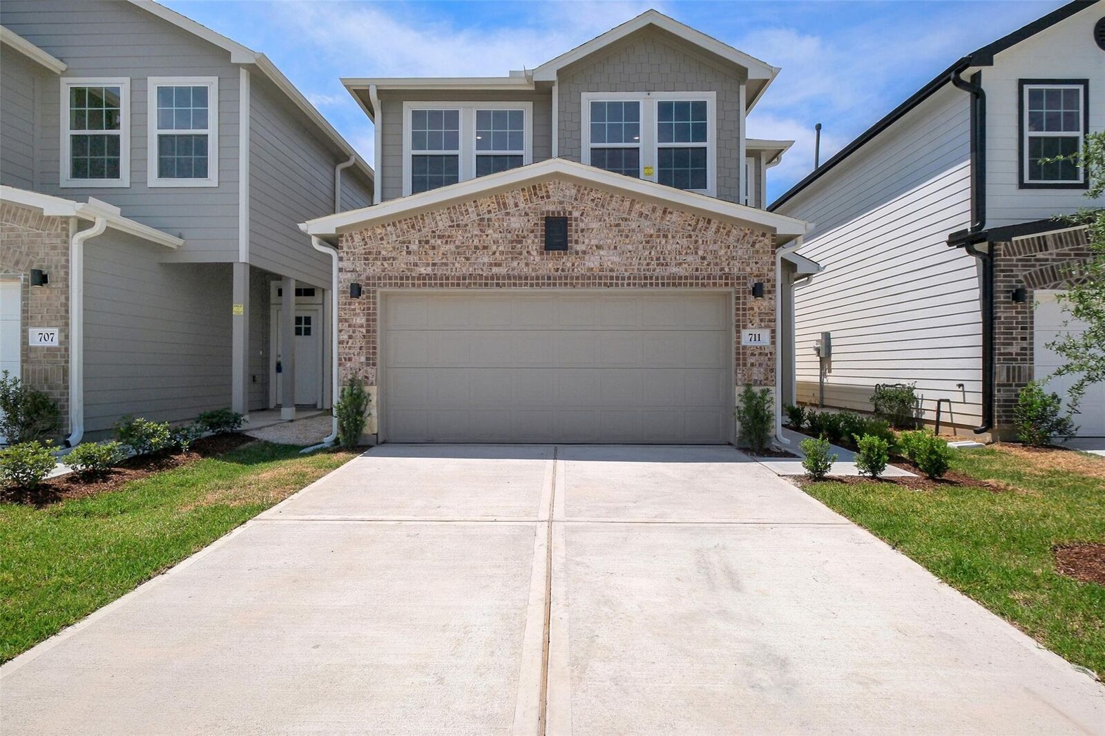 Property Photo: 711 Majestic Eagle Court TX 77090