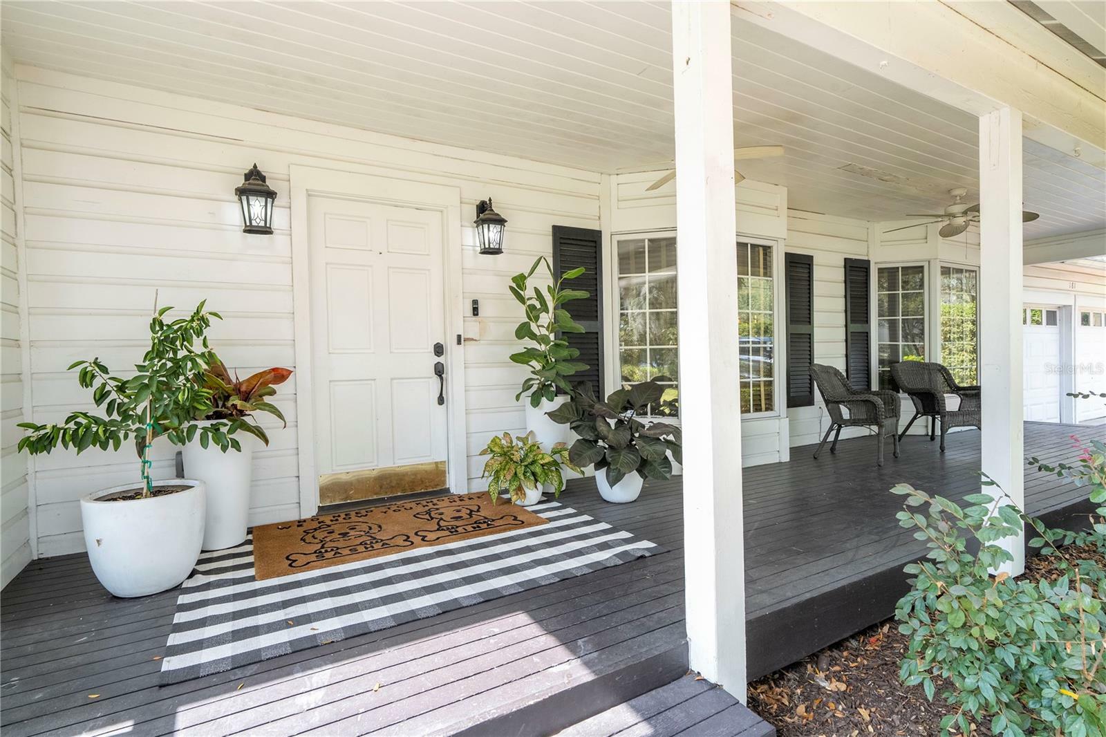 Property Photo:  181 N Phelps Avenue  FL 32789 