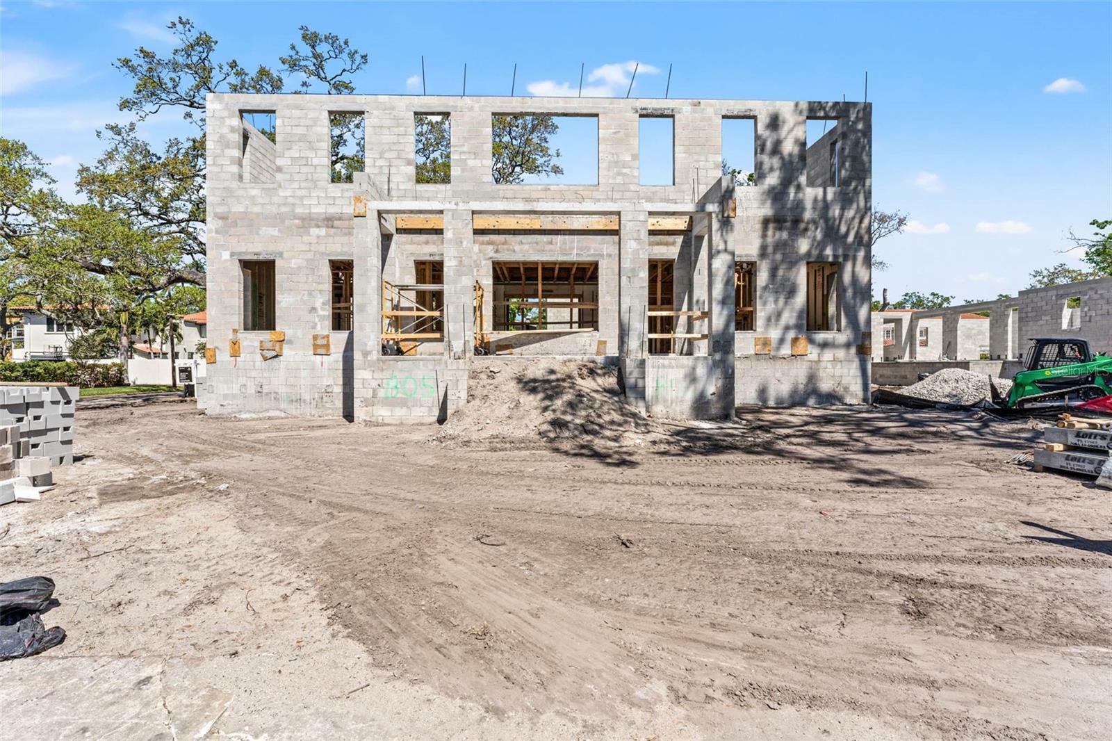 Property Photo: 805 17th Avenue NE FL 33704
