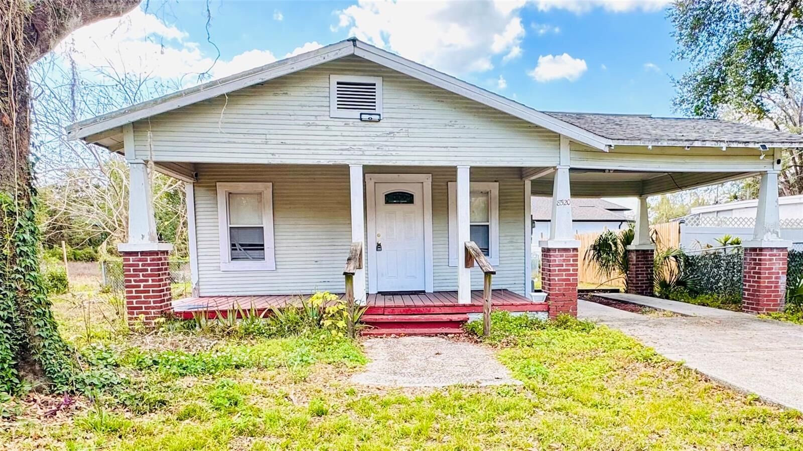 Property Photo: 8520 N Brooks Street FL 33604