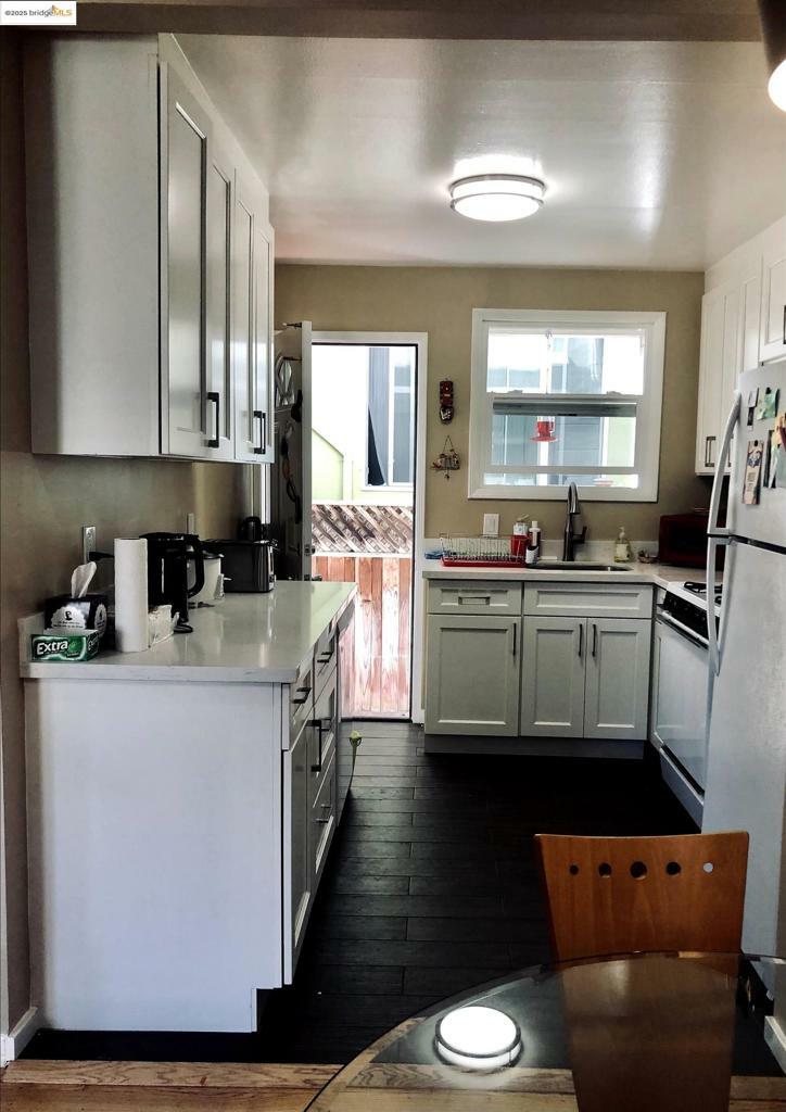Property Photo: 986 Kains Ave CA 94705