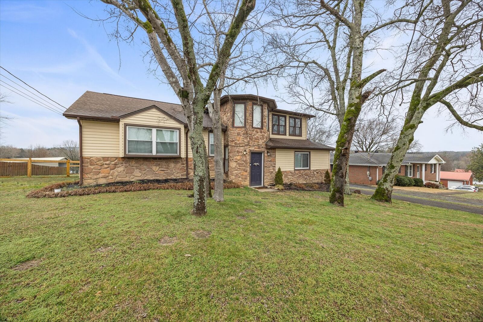 Property Photo: 202 Academy Ave TN 37012